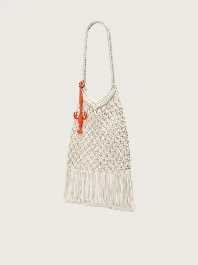 Geantă macramé pentru femei din bumbac de culoarea untului, cu un charm din piele în formă de homar Geantă macramé pentru femei din bumbac de culoarea untului, cu un charm din piele în formă de homar