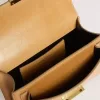 Geantă mică Venezia din piele de culoarea tutunului, cu detalii aurii Geantă mică Venezia din piele de culoarea tutunului, cu detalii aurii