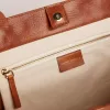 Geantă Pasadena din piele lucioasă de culoare maro deschis, cu logo auriu pe partea din față Geantă Pasadena din piele lucioasă de culoare maro deschis, cu logo auriu pe partea din față