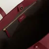 Geantă Pasadena în culoarea burgund, din piele netedă, cu logo auriu Geantă Pasadena în culoarea burgund, din piele netedă, cu logo auriu