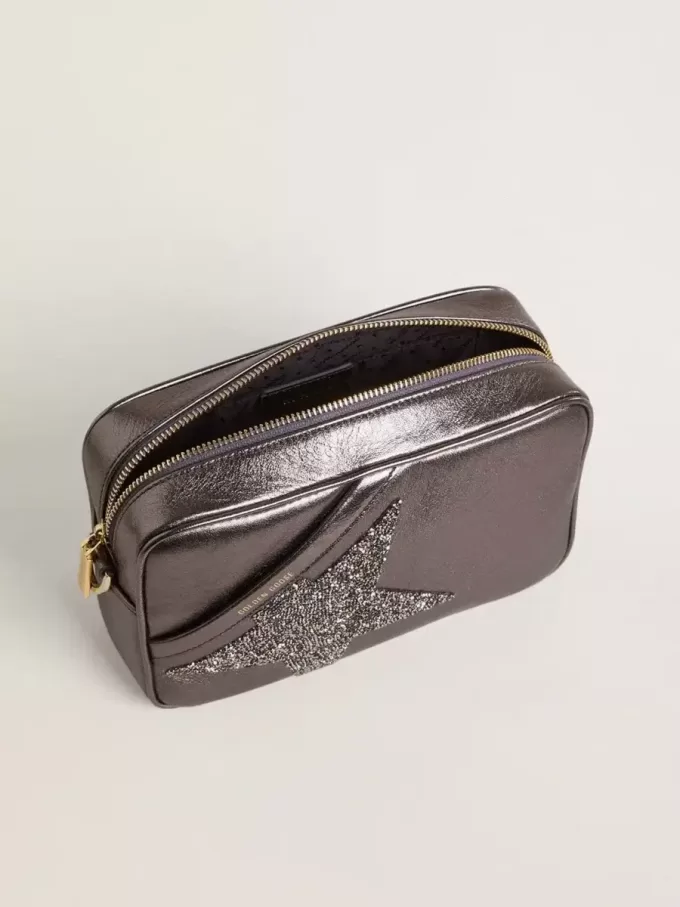 Geantă Star din piele metalizată gri cu stea din cristal Swarovski Geantă Star din piele metalizată gri cu stea din cristal Swarovski