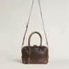 Geantă Vita din piele maro vintage cu detalii aurii Geantă Vita din piele maro vintage cu detalii aurii