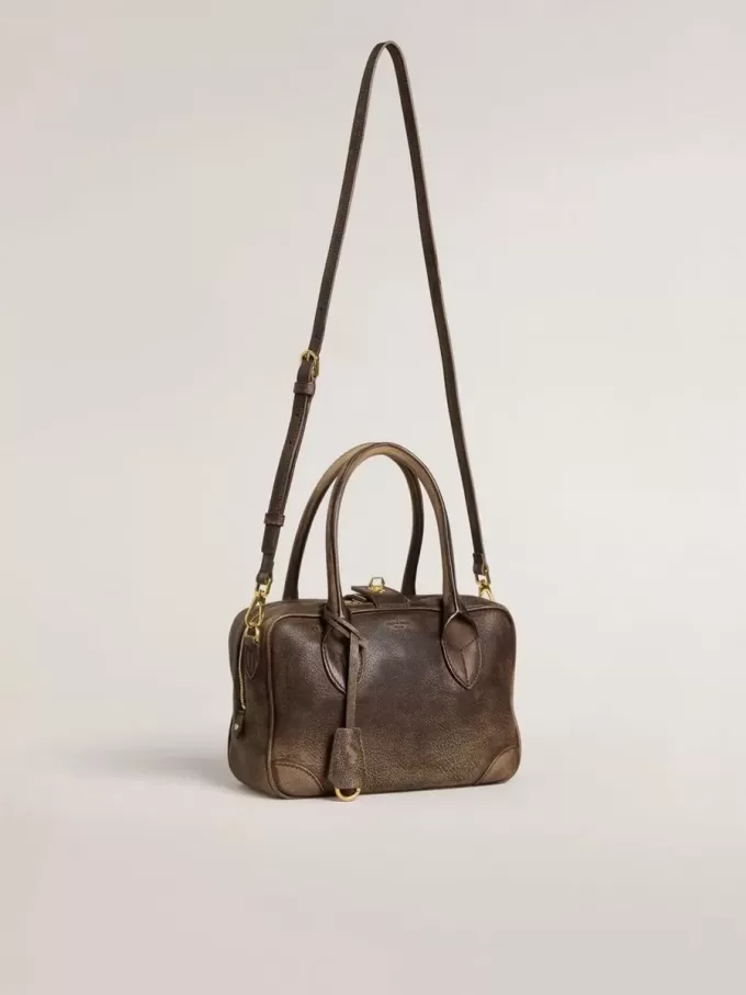 Geantă Vita din piele maro vintage cu detalii aurii Geantă Vita din piele maro vintage cu detalii aurii