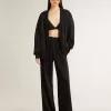 Ghete tinerești din piele neagră cu broderie de culoare nisipiu Ghete tinerești din piele neagră cu broderie de culoare nisipiu