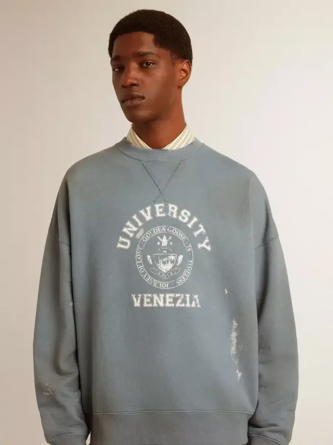 Hanorac oversized în culoarea albastru deschis, cu finisaj uzat Hanorac oversized în culoarea albastru deschis, cu finisaj uzat