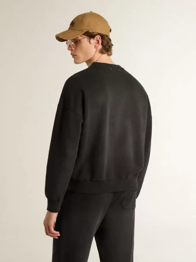 Hanorac unisex din bumbac negru uzat, cu logo brodat Hanorac unisex din bumbac negru uzat, cu logo brodat