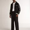 Jacheta bomber din lână neagră cu patch Jacheta bomber din lână neagră cu patch