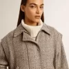 Jacheta bomber pentru femei din lână ecru maro cu model în zig-zag Jacheta bomber pentru femei din lână ecru maro cu model în zig-zag