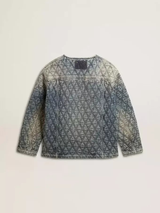 Jacheta matlasată albastră pentru femei din denim de bumbac cu finisaj uzat Jacheta matlasată albastră pentru femei din denim de bumbac cu finisaj uzat