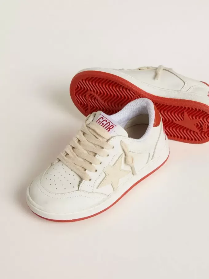 Junior Ball Star din piele cu stea de culoare crem și călcâi din piele roșie Junior Ball Star din piele cu stea de culoare crem și călcâi din piele roșie