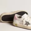 Junior Super-Star din piele albă cu stea metalică argintie și talpă roz Junior Super-Star din piele albă cu stea metalică argintie și talpă roz