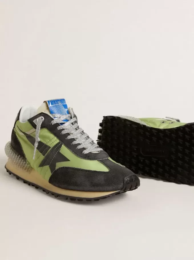 Marathon pentru femei, cu parte superioară din nailon verde și stea neagră Marathon pentru femei, cu parte superioară din nailon verde și stea neagră