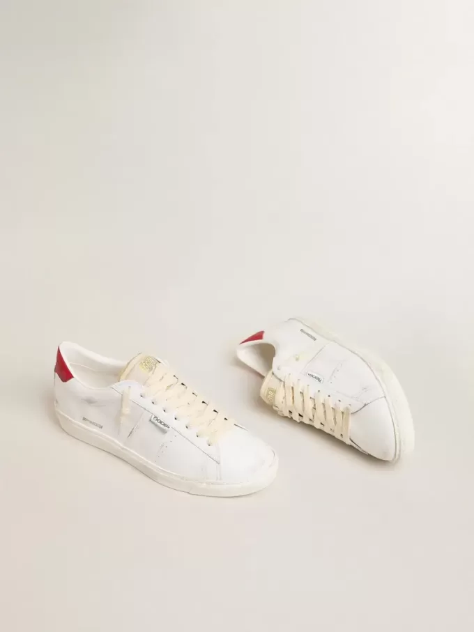 Matchstar din piele albă lucioasă cu călcâi din piele roșie lucioasă