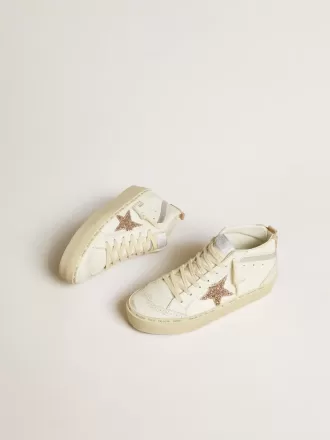 Mid Star cu stea strălucitoare și piele argintie metalizată Mid Star cu stea strălucitoare și piele argintie metalizată