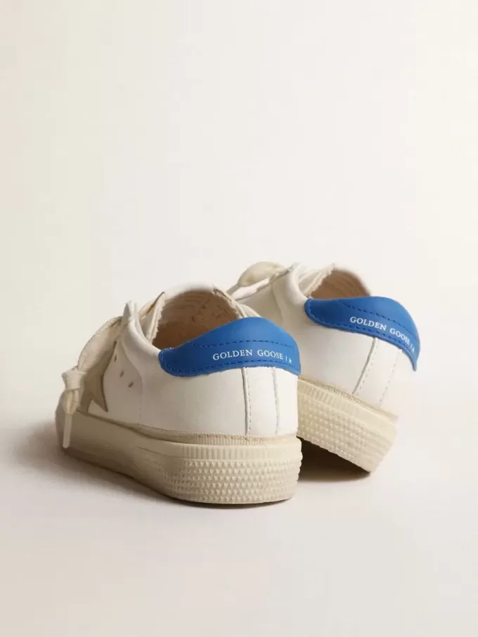 Model May Teen alb cu stea din piele de căprioară gri și bandă albastră pe călcâi Model May Teen alb cu stea din piele de căprioară gri și bandă albastră pe călcâi