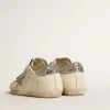 Model Old School pentru femei, cu stea argintie strălucitoare și limbă din piele de căprioară gri-gheață Model Old School pentru femei, cu stea argintie strălucitoare și limbă din piele de căprioară gri-gheață