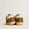Model Super-Star LTD pentru femei, din piele de ponei cu imprimeu leopard, cu stea din piele și bandă pe călcâi Model Super-Star LTD pentru femei, din piele de ponei cu imprimeu leopard, cu stea din piele și bandă pe călcâi
