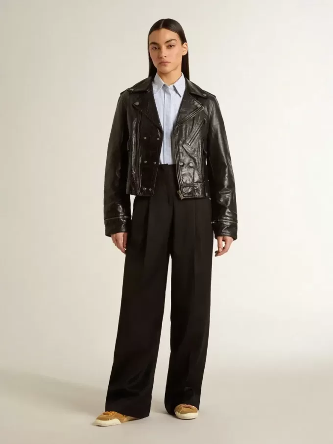 Modelul True-Star pentru femei, din piele de căprioară de culoare tutun, cu stea albă și talpă platină Modelul True-Star pentru femei, din piele de căprioară de culoare tutun, cu stea albă și talpă platină