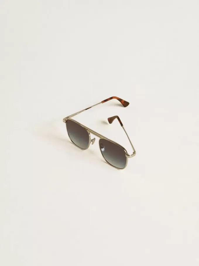 Ochelari de soare în stil aviator, cu ramă argintie și lentile albastre Ochelari de soare în stil aviator, cu ramă argintie și lentile albastre