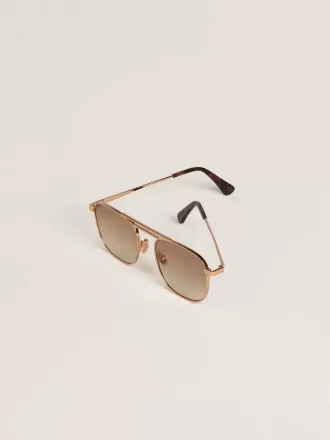 Ochelari de soare în stil aviator, cu ramă aurie și lentile bej Ochelari de soare în stil aviator, cu ramă aurie și lentile bej