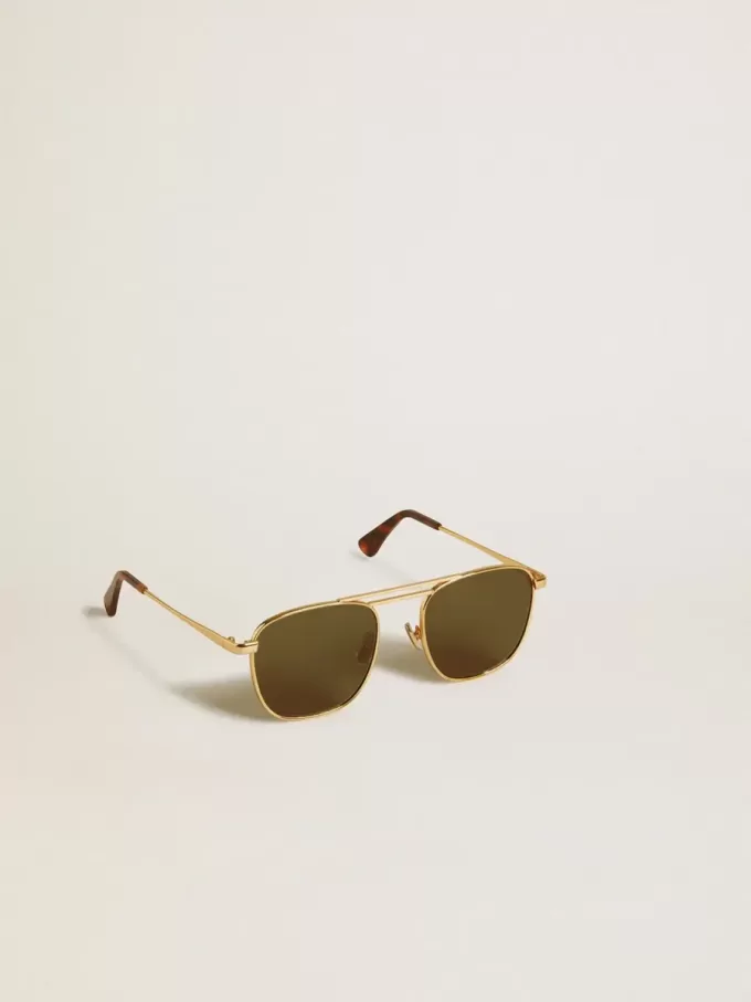 Ochelari de soare în stil aviator, cu ramă aurie și lentile verzi Ochelari de soare în stil aviator, cu ramă aurie și lentile verzi