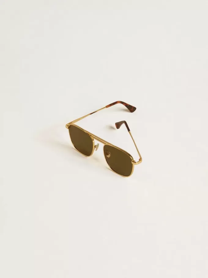 Ochelari de soare în stil aviator, cu ramă aurie și lentile verzi Ochelari de soare în stil aviator, cu ramă aurie și lentile verzi