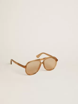 Ochelari de soare în stil aviator, cu ramă și lentile de culoarea mierii