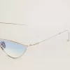 Ochelari de soare în stil cat-eye cu ramă argintie și lentile albastre Ochelari de soare în stil cat-eye cu ramă argintie și lentile albastre