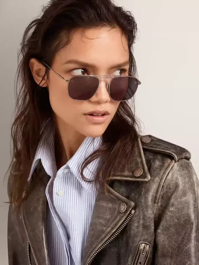 Ochelari de soare Roger aviator cu ramă neagră și lentile negre Ochelari de soare Roger aviator cu ramă neagră și lentile negre