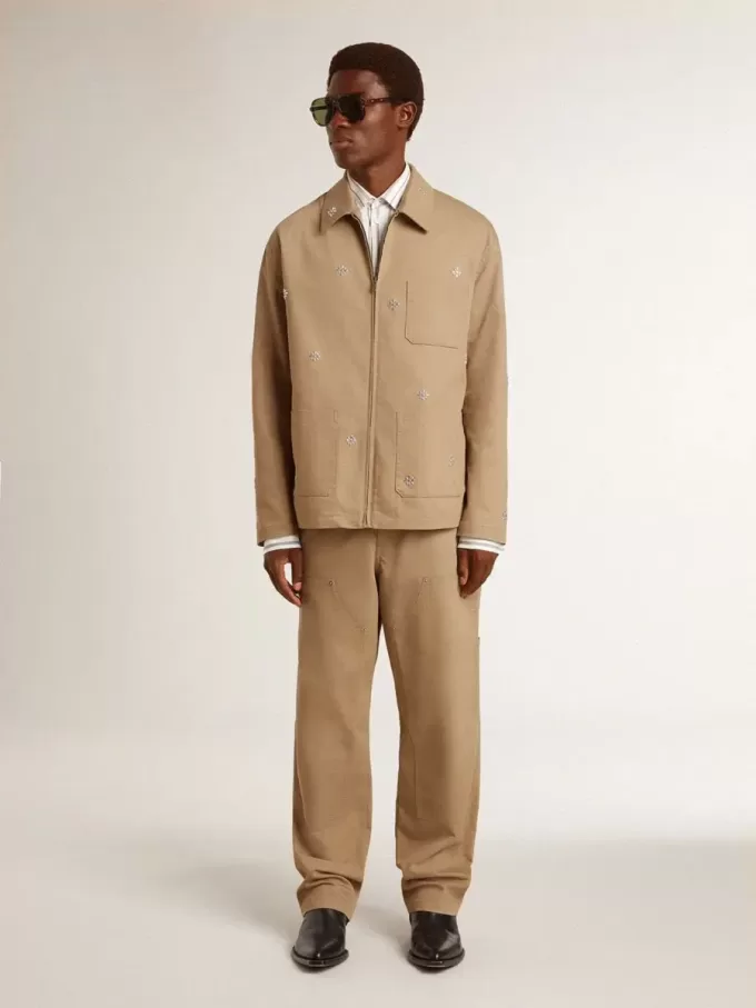 Pantaloni bej pentru bărbați cu patch-uri Pantaloni bej pentru bărbați cu patch-uri