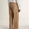 Pantaloni bej pentru bărbați cu patch-uri Pantaloni bej pentru bărbați cu patch-uri