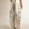 Pantaloni cargo pentru femei din țesătură tehnică argintie Pantaloni cargo pentru femei din țesătură tehnică argintie