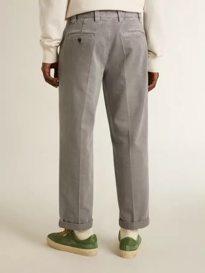 Pantaloni chino din bumbac de culoare gri Pantaloni chino din bumbac de culoare gri