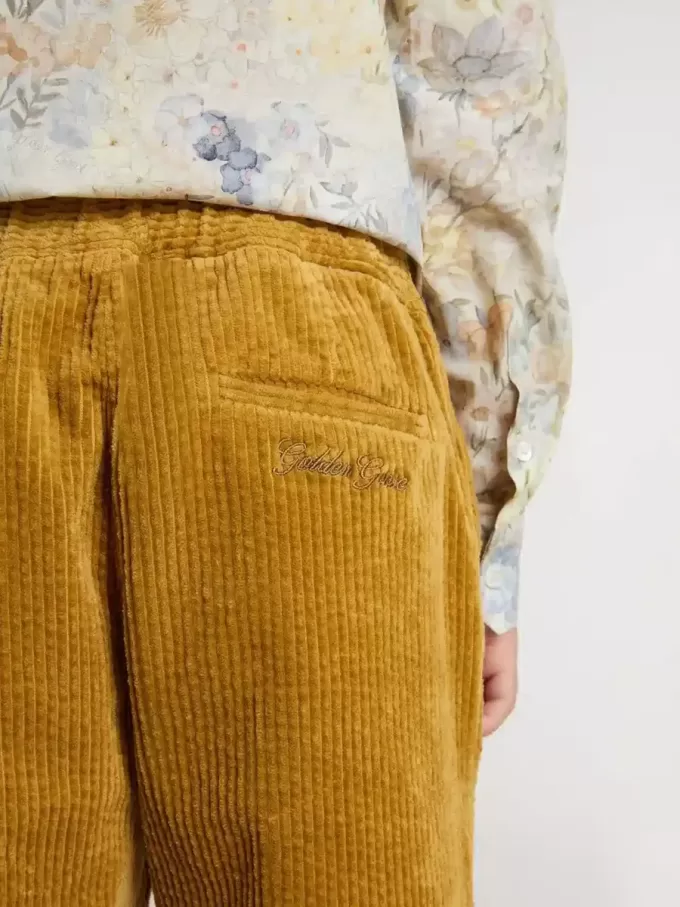 Pantaloni chino pentru băieți, de culoare tutun, cu broderie Pantaloni chino pentru băieți, de culoare tutun, cu broderie