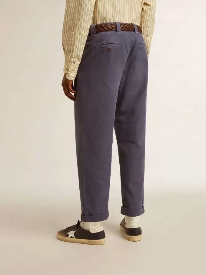 Pantaloni chino pentru bărbați, de culoare albastră, cu efect uzat Pantaloni chino pentru bărbați, de culoare albastră, cu efect uzat