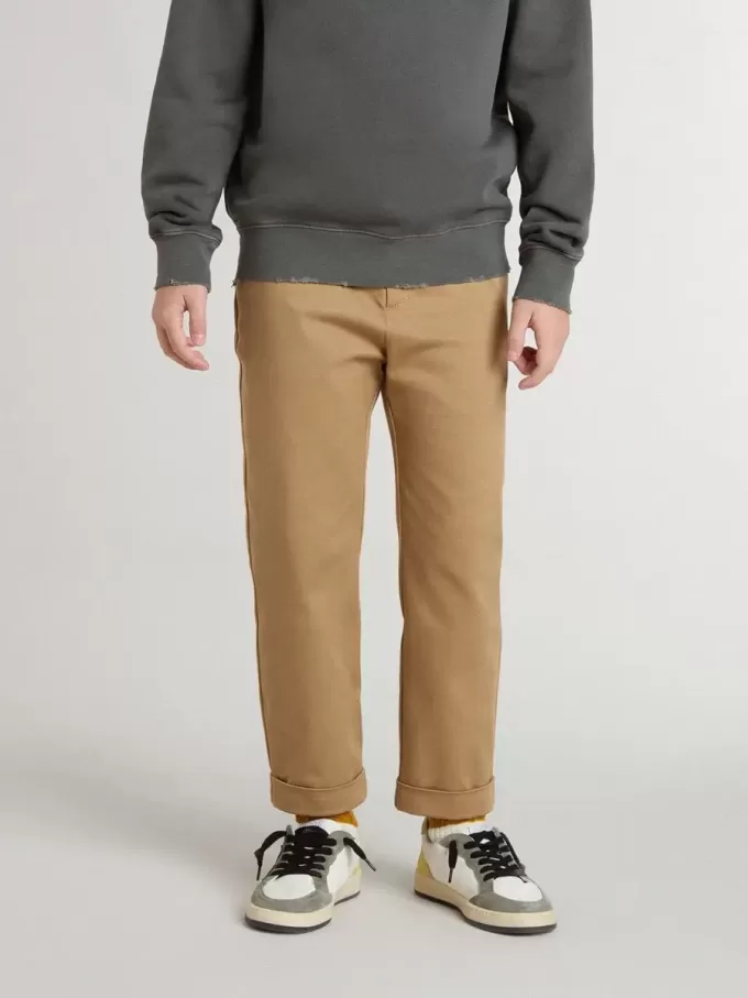 Pantaloni chino pentru copii din bumbac de culoare tutun Pantaloni chino pentru copii din bumbac de culoare tutun