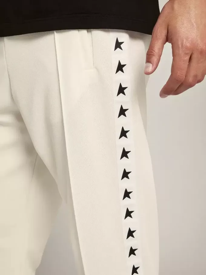 Pantaloni de jogging albi pentru bărbați, cu stele negre pe laterale Pantaloni de jogging albi pentru bărbați, cu stele negre pe laterale