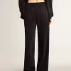 Pantaloni de jogging negri pentru femei, cu imprimeu toile de jouy ton pe ton Pantaloni de jogging negri pentru femei, cu imprimeu toile de jouy ton pe ton