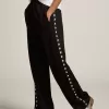 Pantaloni de jogging negri pentru femei, cu stele albe pe laterale Pantaloni de jogging negri pentru femei, cu stele albe pe laterale