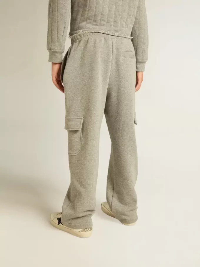 Pantaloni jogging cargo din bumbac gri melanj cu broderie Pantaloni jogging cargo din bumbac gri melanj cu broderie