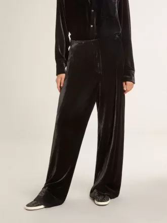 Pantaloni negri cu efect de catifea
