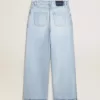 Pantaloni pentru femei din denim cu efect uzat
