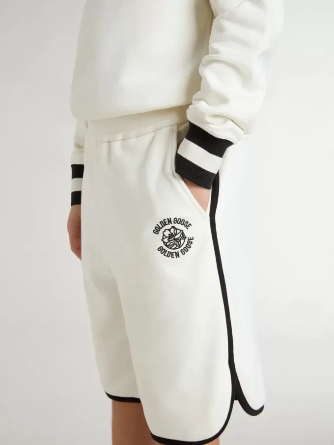 Pantaloni scurți albi pentru băieți cu logo brodat