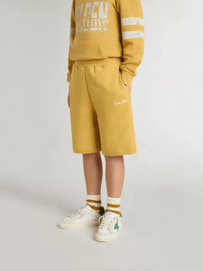 Pantaloni scurți de jogging pentru copii, de culoare galben ocru, cu broderie