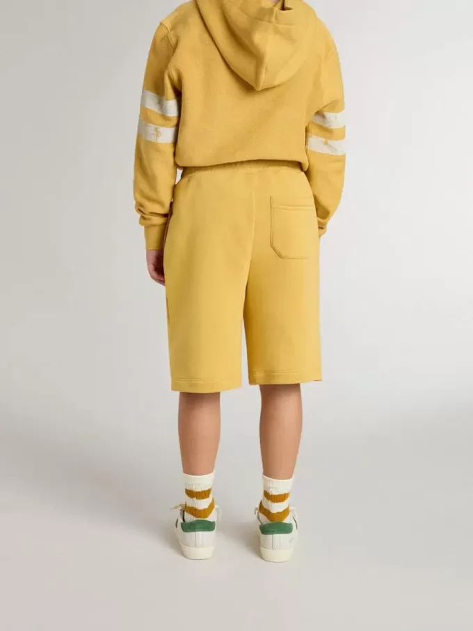 Pantaloni scurți de jogging pentru copii, de culoare galben ocru, cu broderie