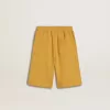 Pantaloni scurți de jogging pentru copii, de culoare galben ocru, cu broderie