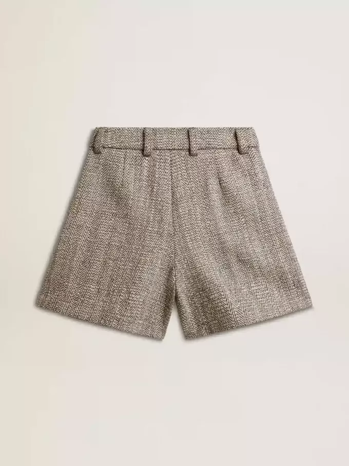 Pantaloni scurți pentru femei, de culoare maro ecru, din lână cu model în zig-zag Pantaloni scurți pentru femei, de culoare maro ecru, din lână cu model în zig-zag