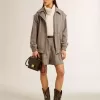Pantaloni scurți pentru femei, de culoare maro ecru, din lână cu model în zig-zag Pantaloni scurți pentru femei, de culoare maro ecru, din lână cu model în zig-zag