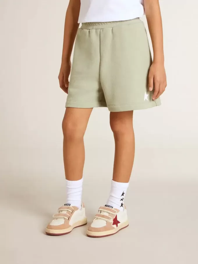 Pantaloni scurți verde deschis cu stea albă Pantaloni scurți verde deschis cu stea albă