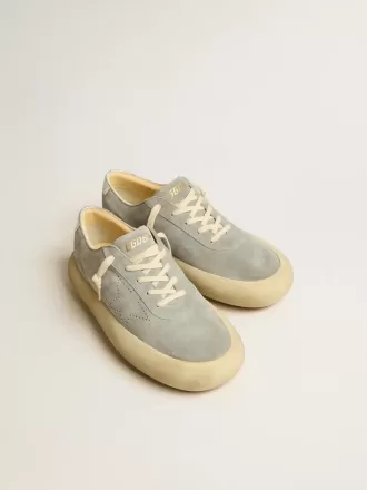 Pantofi Space-Star pentru bărbați din piele de căprioară gri gheață cu stea perforată Pantofi Space-Star pentru bărbați din piele de căprioară gri gheață cu stea perforată
